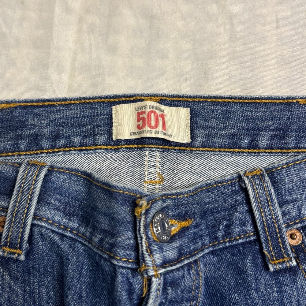 Levi 501 straight legs 38X32 - Picture 2 of 6